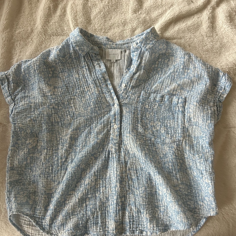 Sundays Blue and White Short Sleeve Tee for Effortless Style